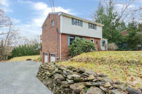 609 Westland Dr, Gibsonia, PA 15044-9348