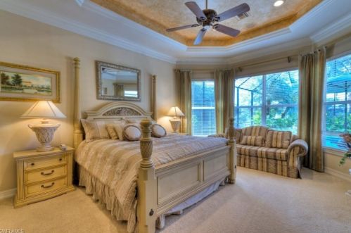 5076 Post Oak Ln, Naples FL  34105-4526 exterior