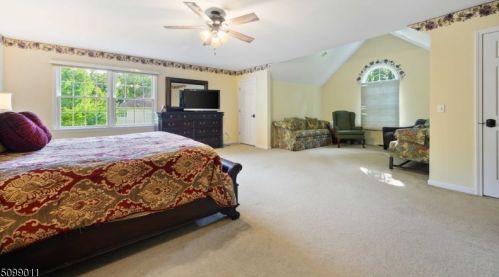 12 Stacey Ct, Sparta NJ  07871-1000 exterior