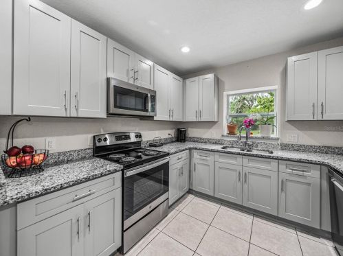 1627 Holly Rd, Lakeland FL  33801-2210 exterior