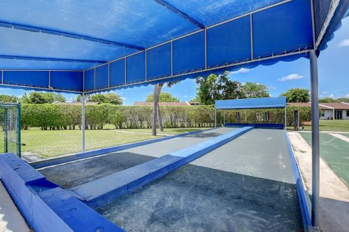15697 Bottlebrush Cir, Delray Beach FL  33484-5512 exterior