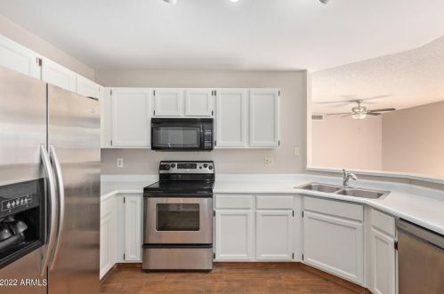 6931 Tuckey Ln, Glendale AZ 85303-3412 exterior