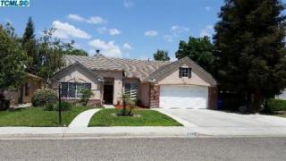 2046 Nancy Ave, Porterville, CA 93257-7506
