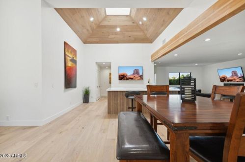 8151 Del Caverna Dr, Scottsdale, AZ 85258-2304