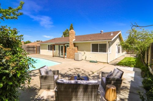 6324 Twin Wood Way, Citrus Heights CA  95621-3526 exterior