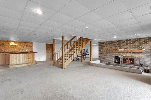 1433 Whitewater Dr, Manitowoc WI  54220-9433 exterior