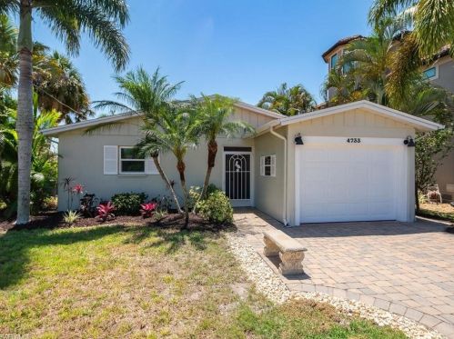 4733 Jackfish St, Bonita Springs, FL 34134-7115