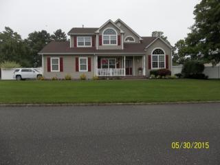 25 Rolling Hill Dr, Canaan Lake, NY 11772-6512