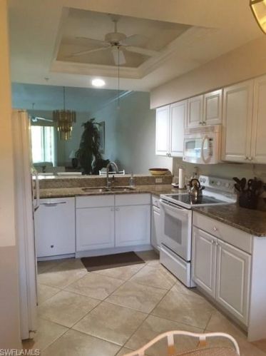 8480 Naples Heritage Dr, Naples, FL 34112-2786