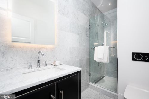 3302 Cleveland Ave, Washington DC 20008-3456 exterior