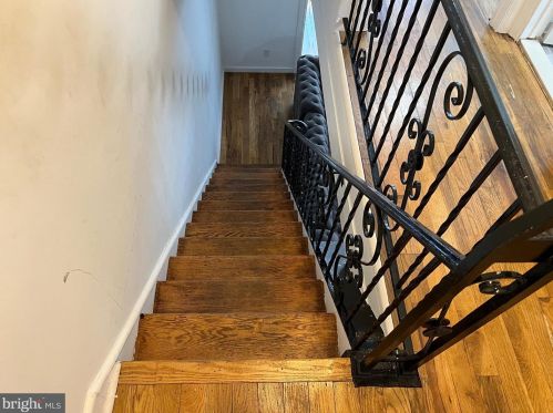 6810 Guyer Ave, Philadelphia PA 19142-2518 exterior