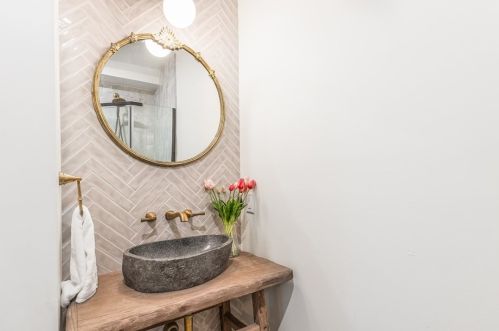 318 New Castle St, Zelienople PA  16063-1336 exterior