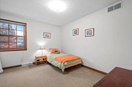 130 Maplevue Dr, Beaver Falls PA  15010-1475 exterior