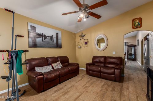 7780 57th Dr, Glendale, AZ 85301-7869