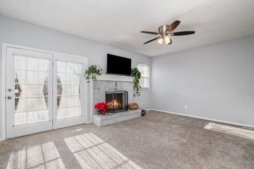 911 Fawnhill Dr, Covington KY  41017-9693 exterior