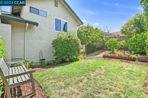2563 Holly View Ct, Pacheco CA  94553-3457 exterior