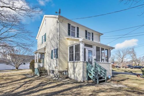 1329 Huntington Rd, Stratford, CT 06614-2301