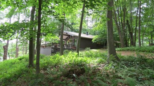 52 Weatogue Rd, Salisbury, CT 06068-1421