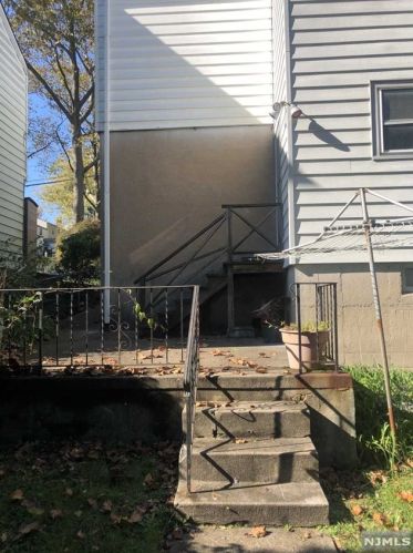 1447 Nelden Rd, Teaneck NJ  07666-6056 exterior