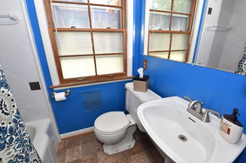 1316 101, Milwaukee WI 53214-3902 exterior