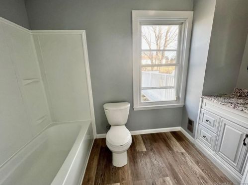 22 Viets St, United States Coast Guard Ac CT  06320-3324 exterior