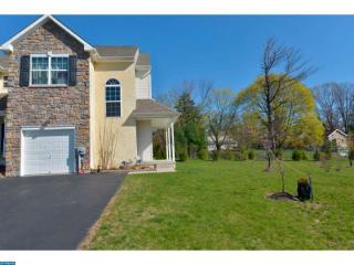 51 Prince Dr, Norristown, PA 19403-5709
