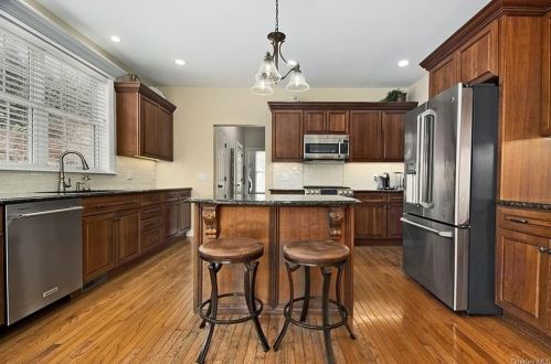 27 Castleton Dr, Highland Mills, NY 10930-8317