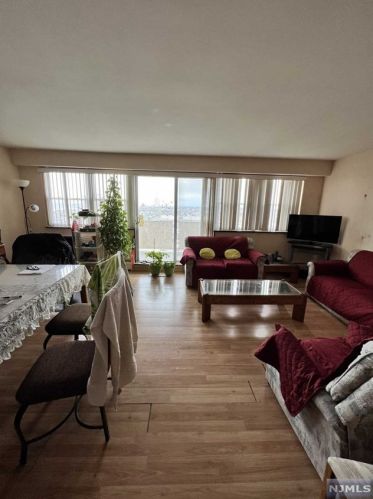 3817 Ventnor Ave, Atlantic City NJ  08401-5923 exterior