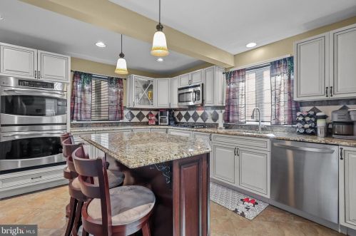 805 Division Ave, Willow Grove PA  19090-2844 exterior