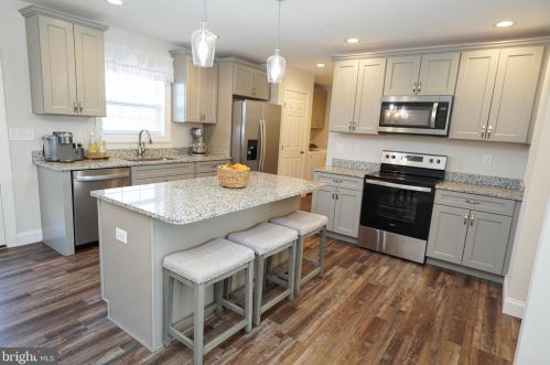 2 Highland Dr, Seaford DE  19973-4827 exterior