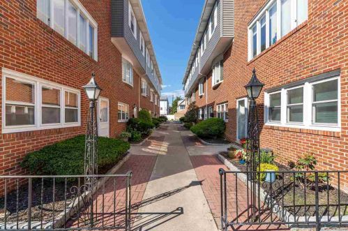 37-43 30th St, Bayonne, NJ 07002-4705