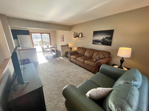 2219 Wellington Dr, West Bend, WI 53090-2820