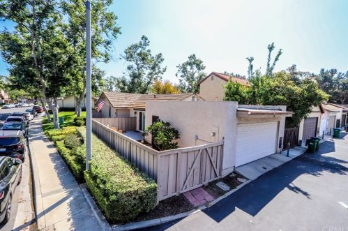 116 Orchard, Irvine CA  92618-4560 exterior