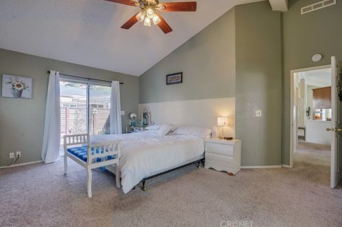 28101 Vista View Dr, Santa Clarita CA  91351-5710 exterior