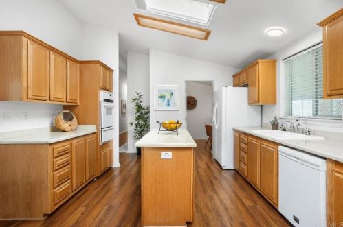 5232 Don Valdez Dr, Carlsbad CA  92010-3953 exterior