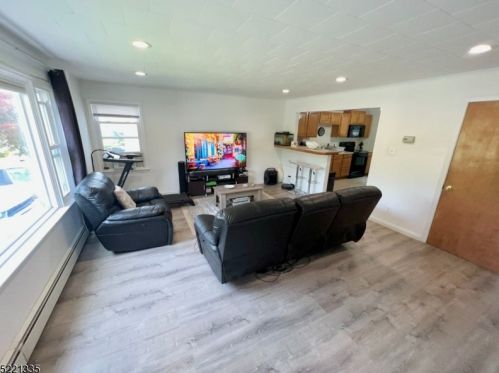 35 Mount Olive Rd, Mount Olive, NJ 07828-3007