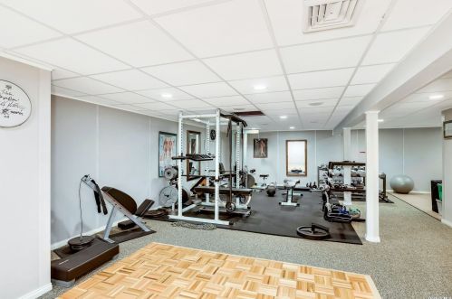 4 Magenta Ln, Elwood NY  11731-5116 exterior