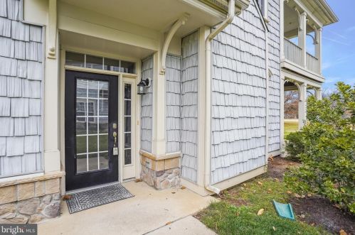 13930 Greendale Dr, Woodbridge VA  22191-1484 exterior