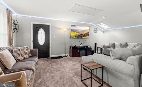 28 Buckingham Dr, Willingboro NJ  08046-1623 exterior