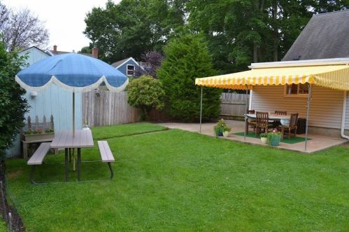 31 Crest Ave, Lincoln RI  02865-3024 exterior