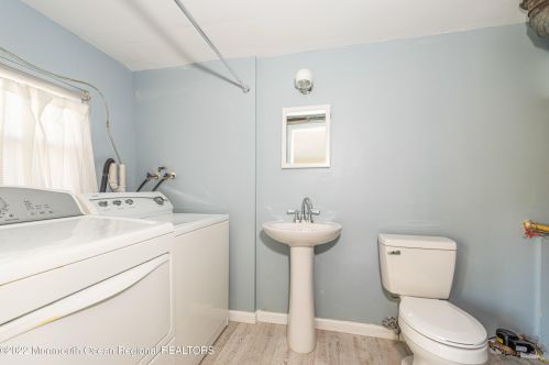 35 Rhode Is Dr, Jackson Twp NJ 08527-1453 exterior