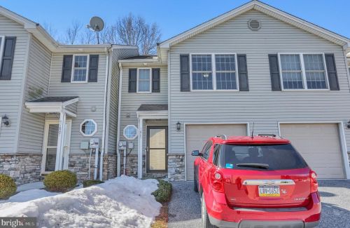 7889 Manada Ct, Harrisburg, PA 17112-8712