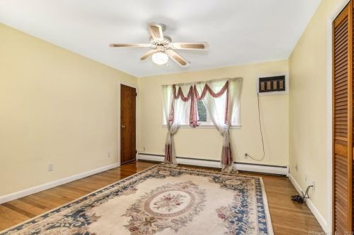 69 Bagburn Rd, Upper Stepney CT 06468-1407 exterior