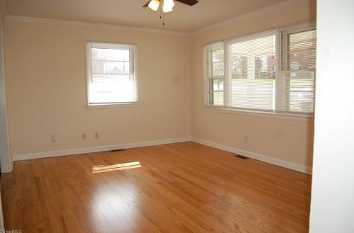 1903 Phillips Ave, Greensboro NC  27405-5237 exterior