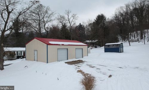 9 Hill St, Mount Holly Springs, PA 17065-1308
