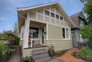 982 21st Ave, Seattle, WA 98112-3511