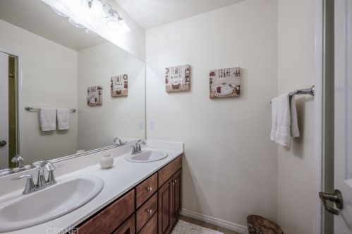 28474 Camino Del Arte Dr, Santa Clarita CA  91354-3094 exterior