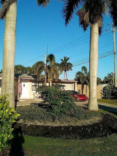 1624 Breezy Ln, West Palm Beach, FL 33417-4475
