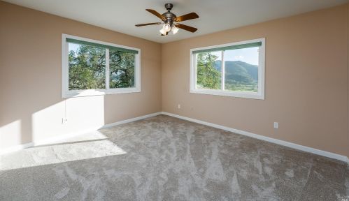 858 Sanel Dr, Ukiah CA  95482-9604 exterior