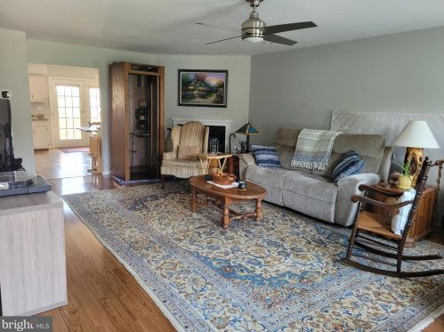 554 Susan Dr, Norristown, PA 19406-3904